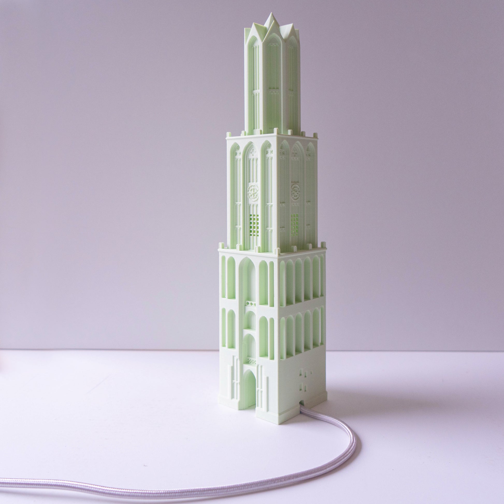 3D geprinte lamp in de vorm van de Domtoren
