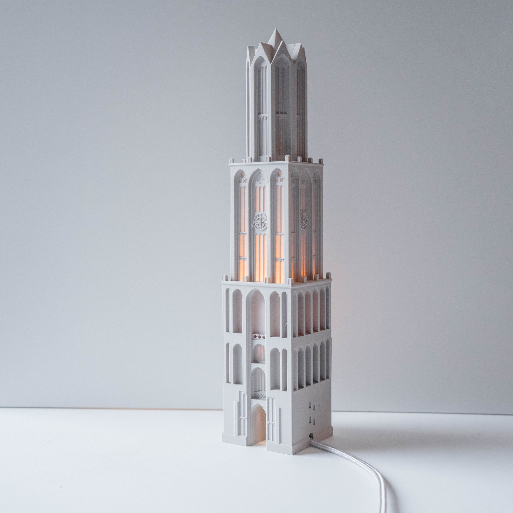 3D geprinte lamp in de vorm van de Domtoren