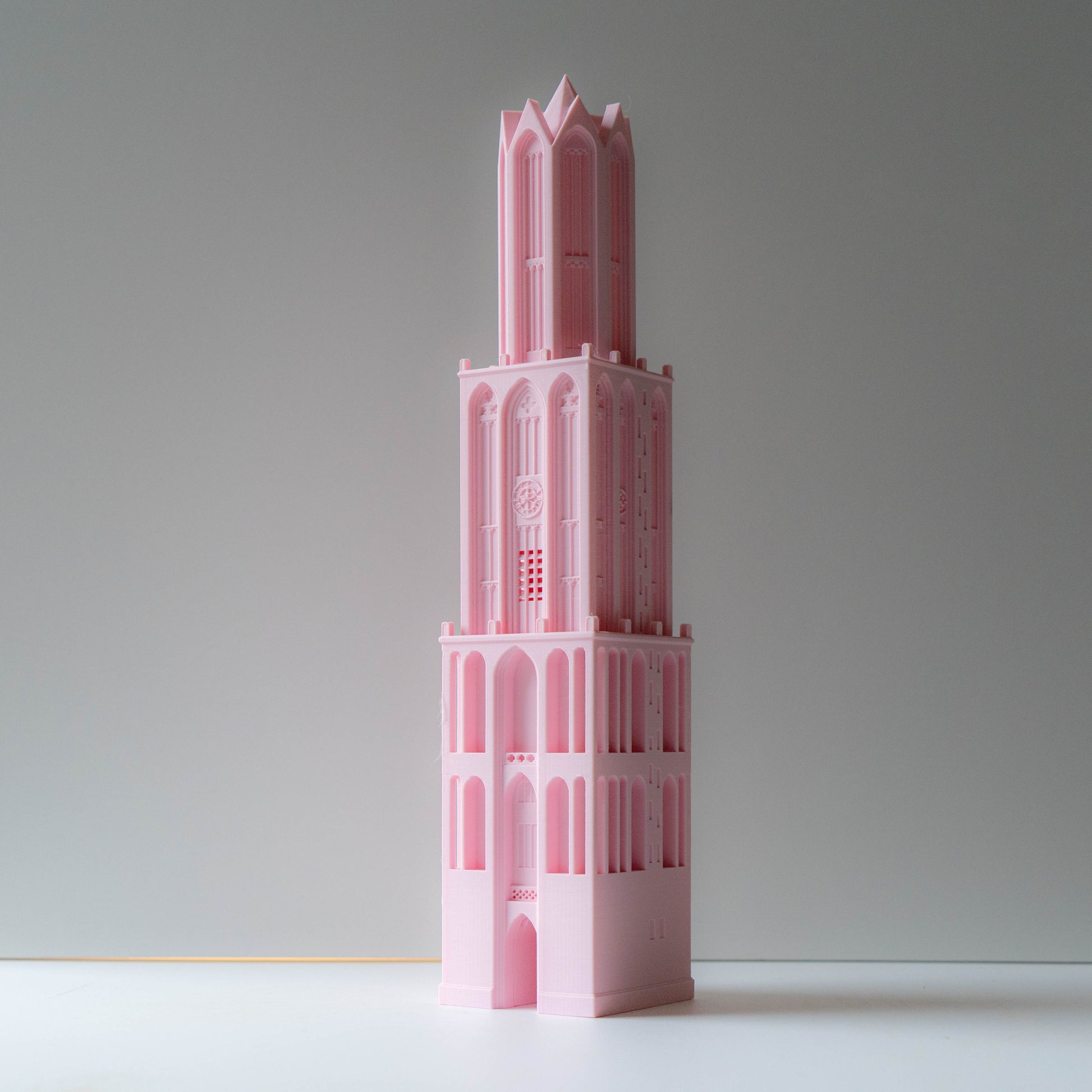 3D geprinte lamp in de vorm van de Domtoren