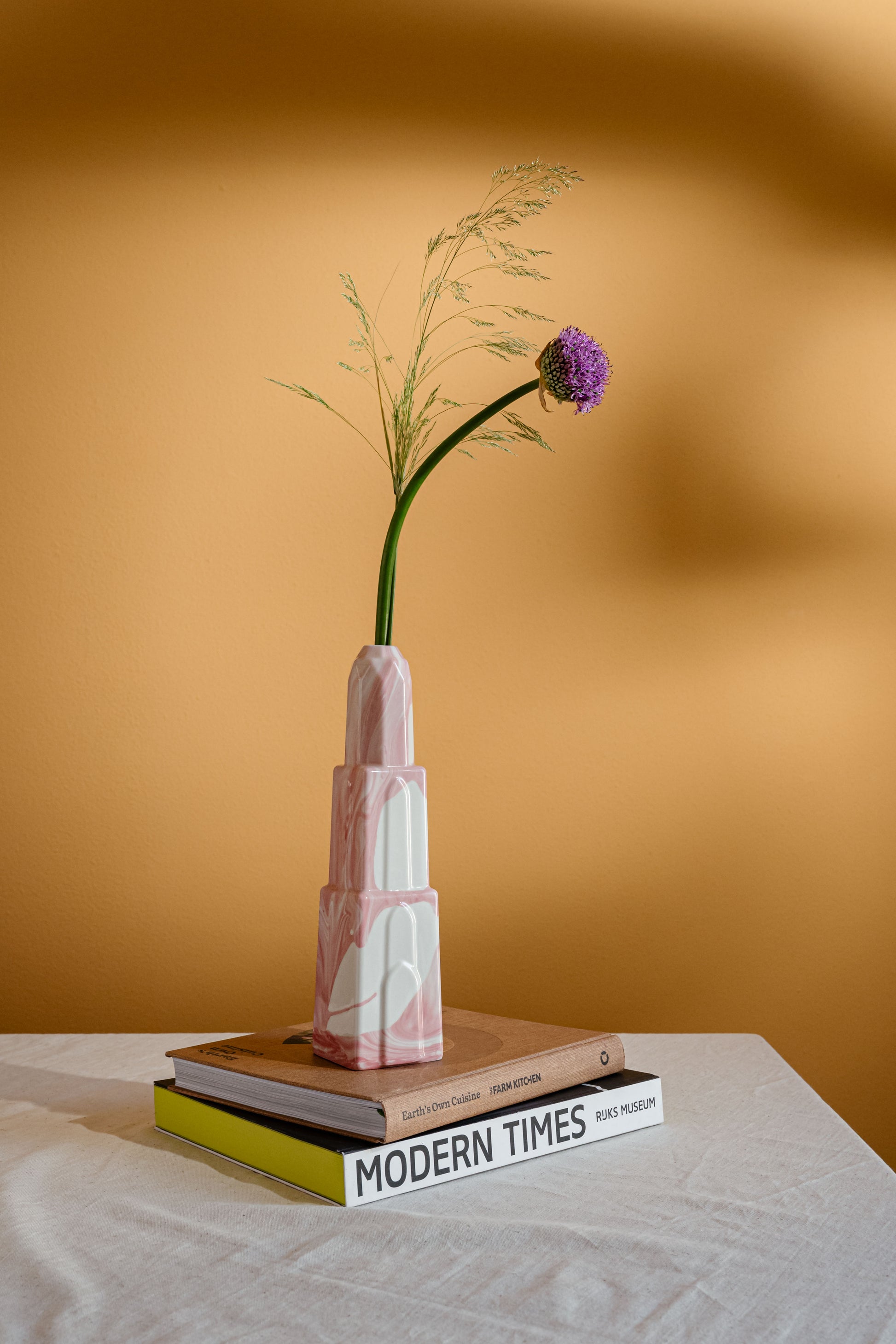 Roze vaas in de vorm van de Domtoren