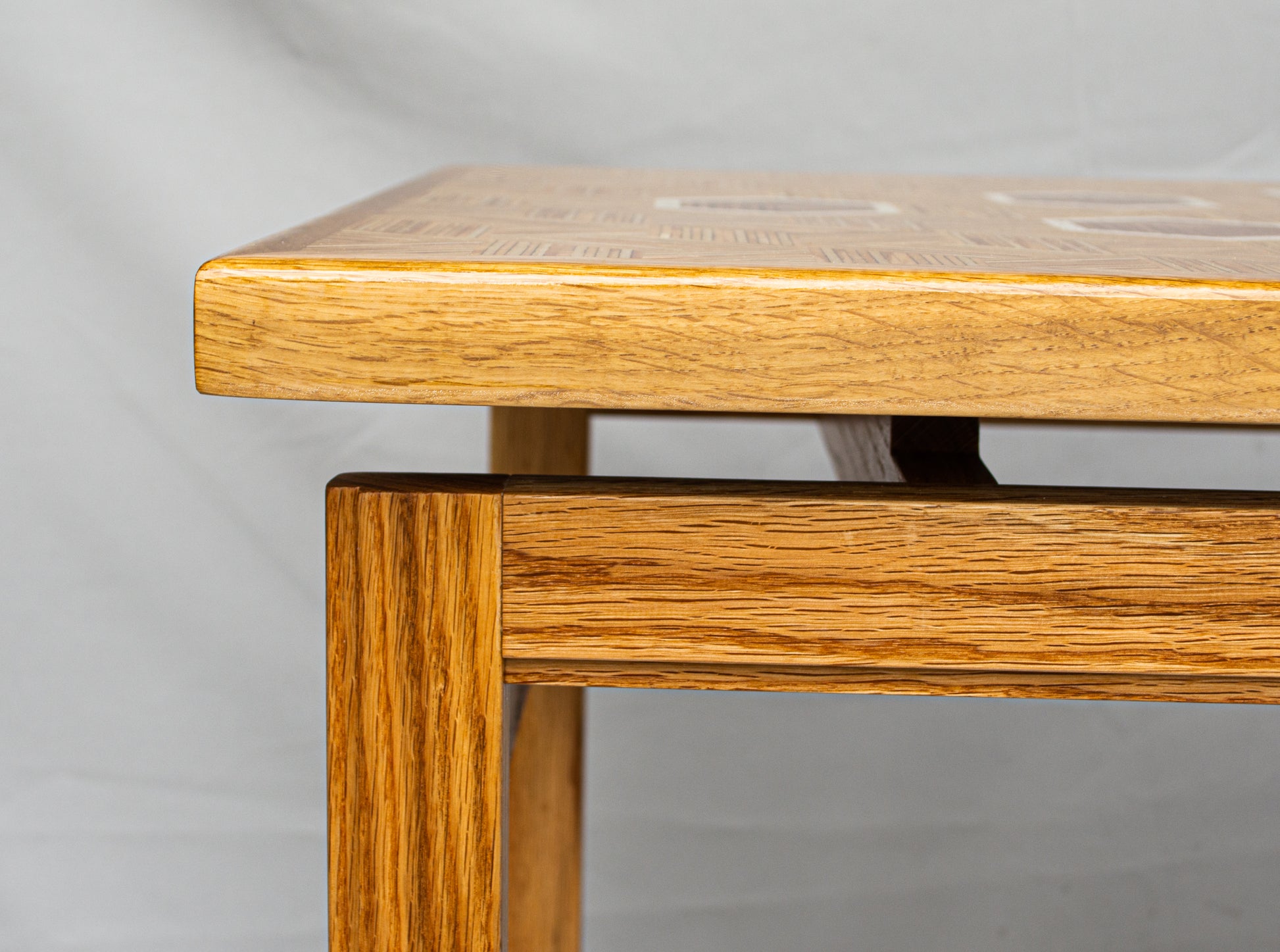 Close up van de Koffietafel met steen van de Domtoren