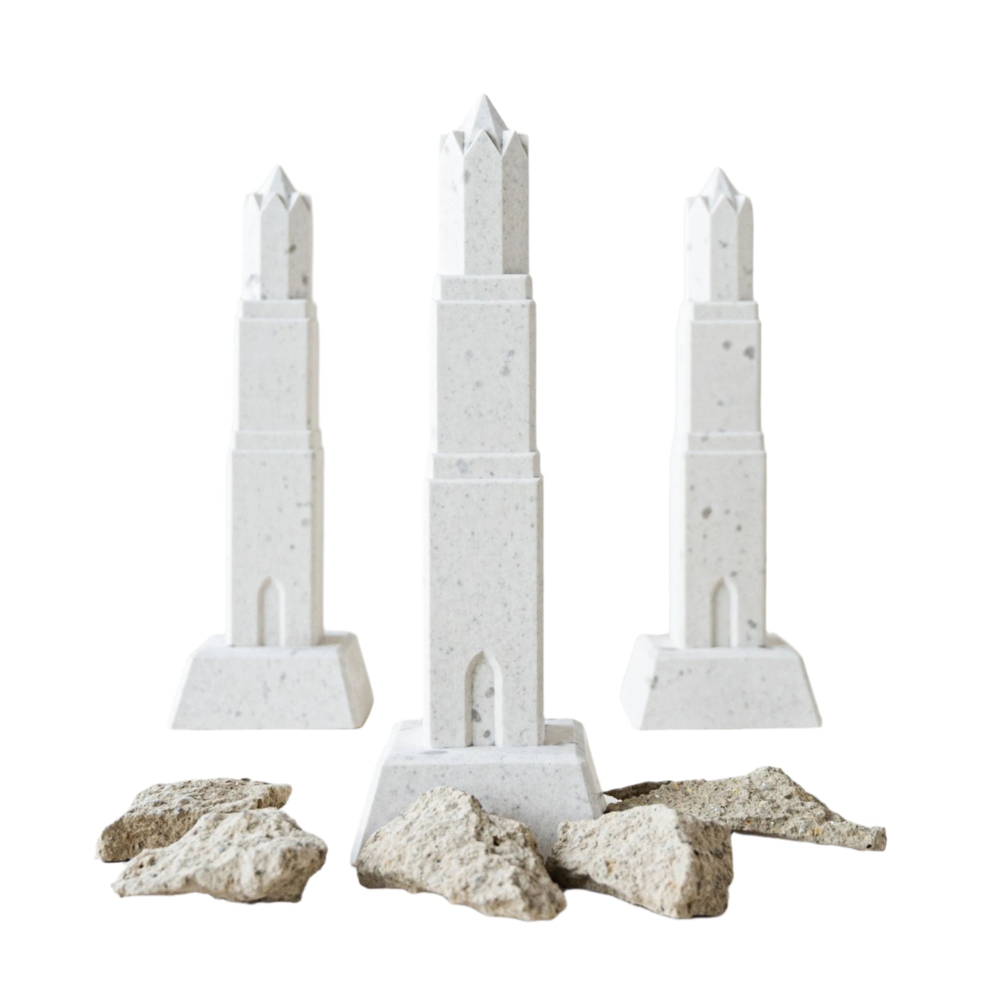 Domtoren standbeeldje van vooraanzicht gemaakt van gruis van de domtoren