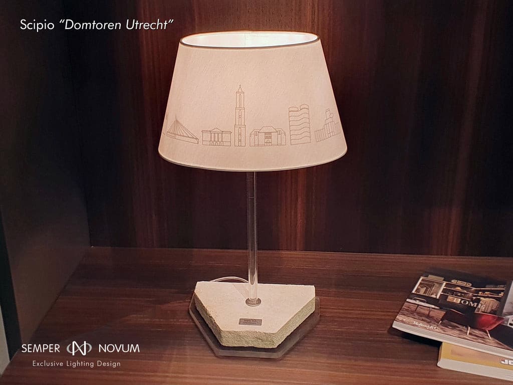 Lamp gemaakt met stuk van de Domtoren