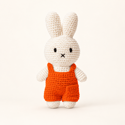 nijntje oranje overall – studiofoto
